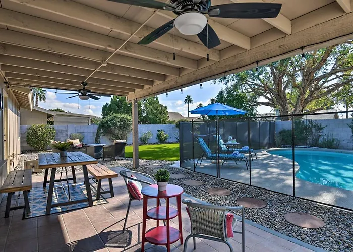 Work, Play & Stay: Scottsdale Gem W/ Outdoor Oasis Holiday home