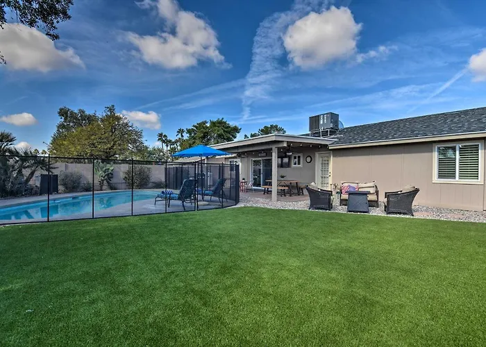 Holiday home Work, Play & Stay: Scottsdale Gem W/ Outdoor Oasis