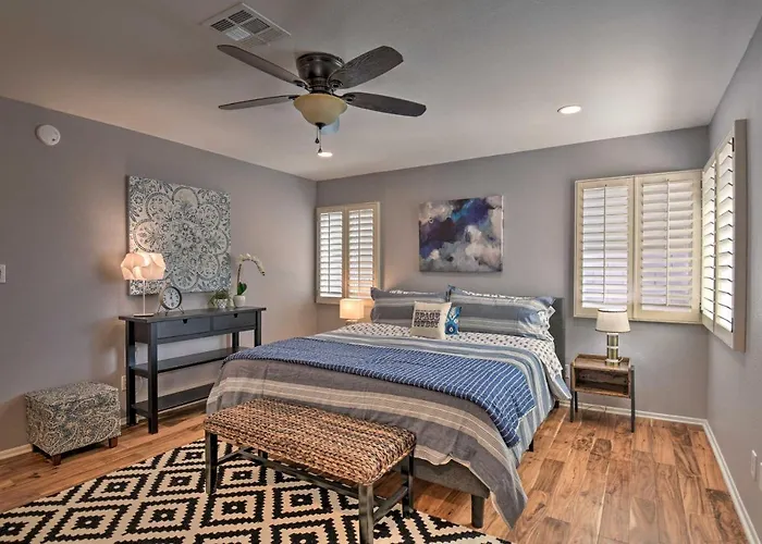 Work, Play & Stay: Scottsdale Gem W/ Outdoor Oasis *