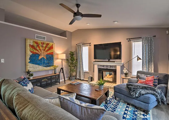 Work, Play & Stay: Scottsdale Gem W/ Outdoor Oasis Holiday home