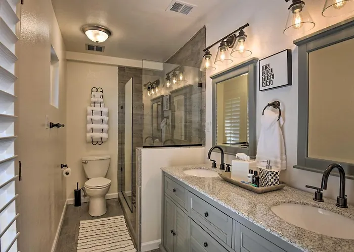 Holiday home Work, Play & Stay: Scottsdale Gem W/ Outdoor Oasis