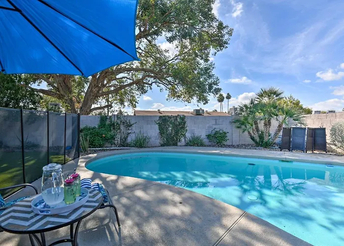 Work, Play & Stay: Scottsdale Gem W/ Outdoor Oasis *